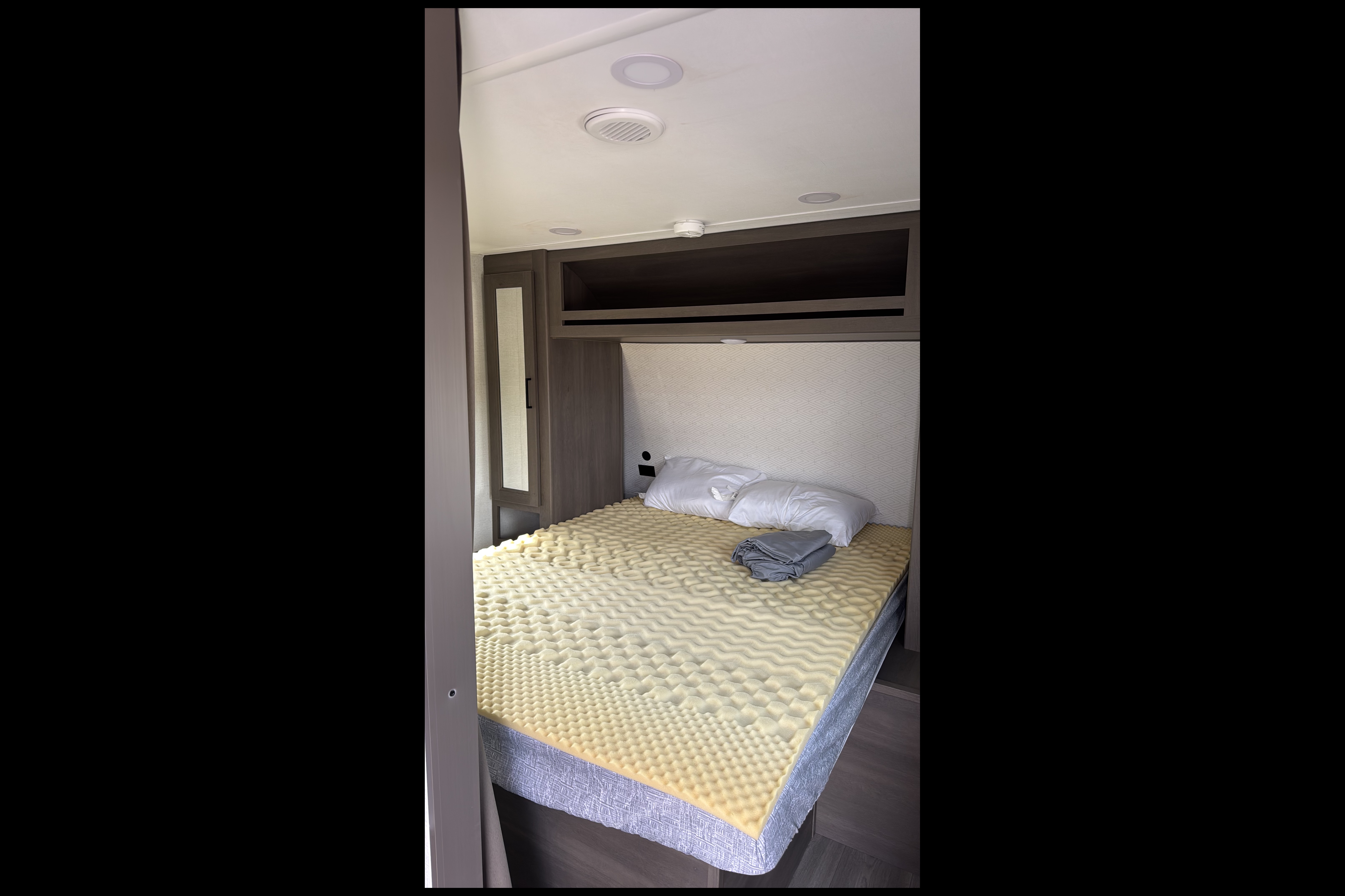 2025 Grand Design Transcend Xplor 24BHX Travel Trailer