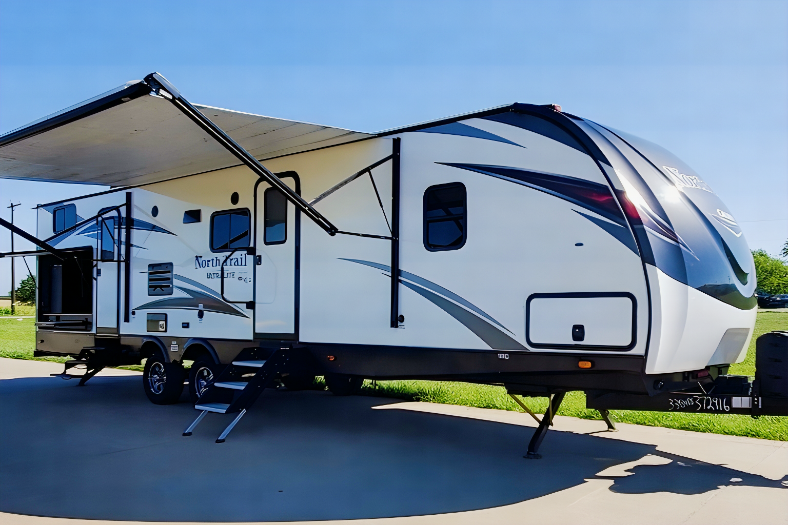 [16] Stress Free RVs - 2018 XXL - North Trail - 2BR /2BA Bunkhouse