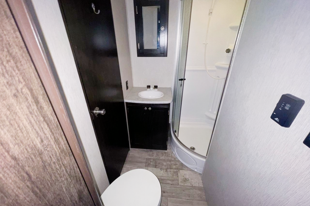 [16] Stress Free RVs - 2018 XXL - North Trail - 2BR /2BA Bunkhouse