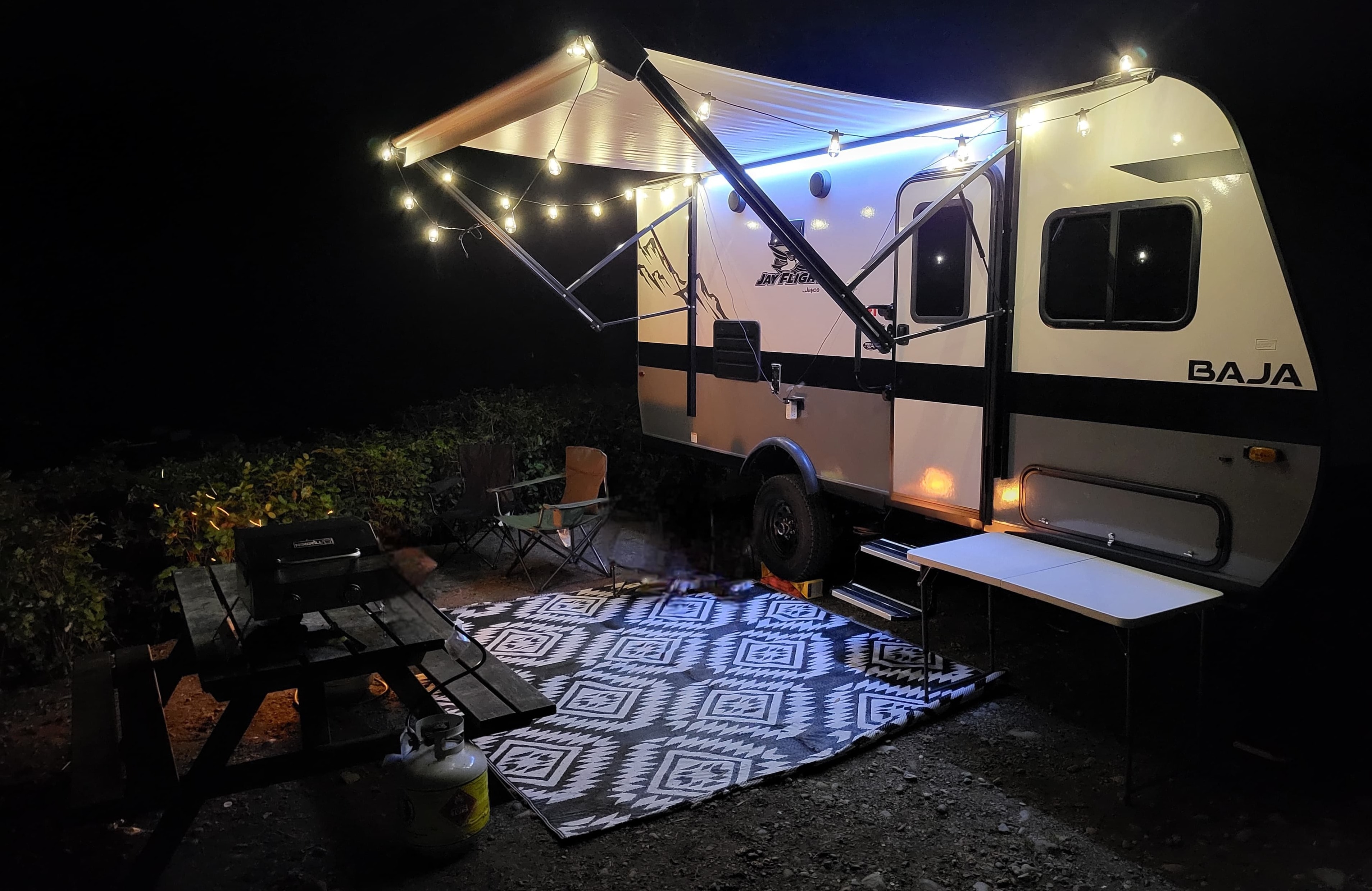 The Cozy Cruiser: Jayco 2022 Jayflight 174BH Baja Travel Trailer