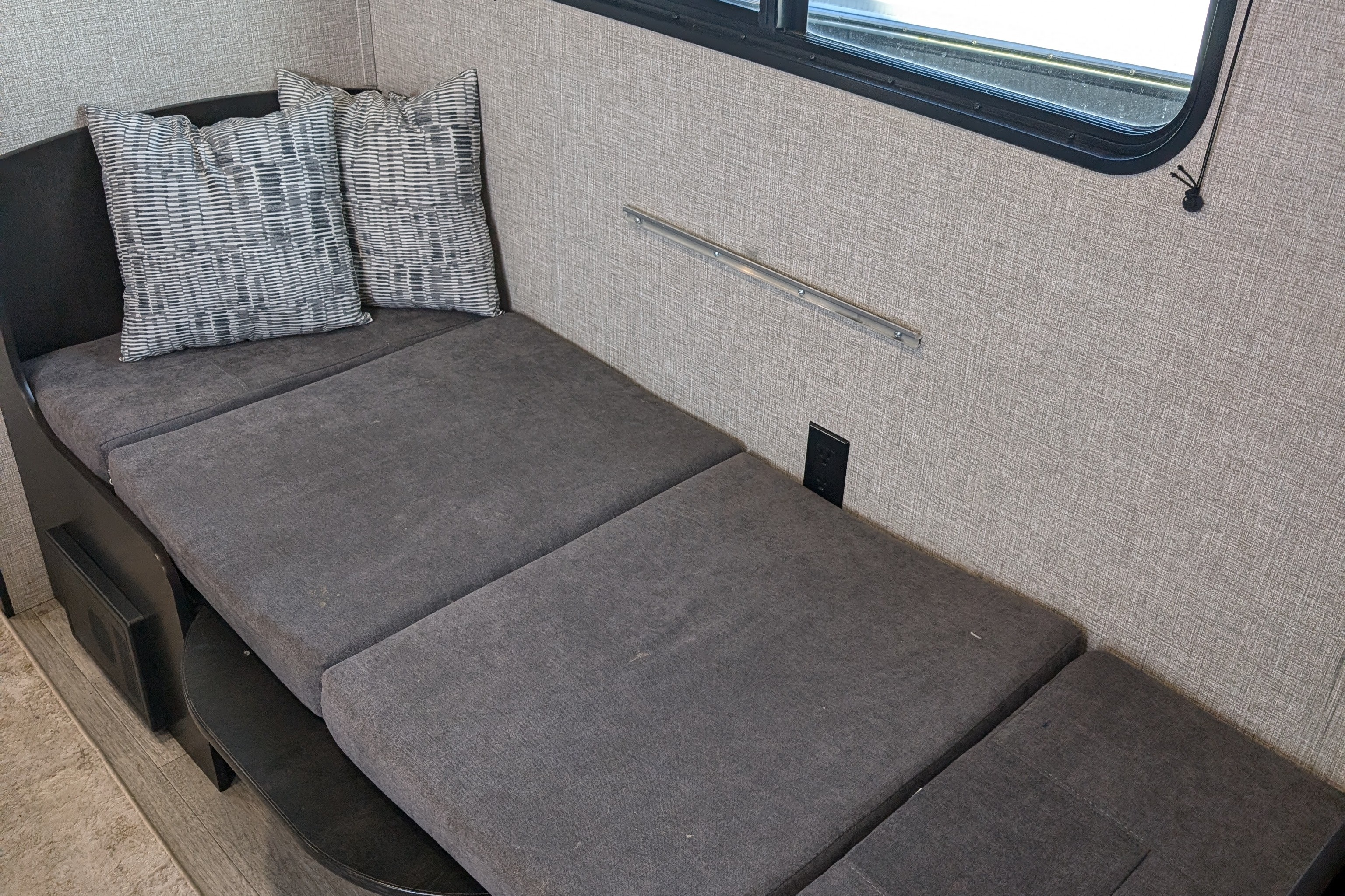 The Cozy Cruiser: Jayco 2022 Jayflight 174BH Baja Travel Trailer