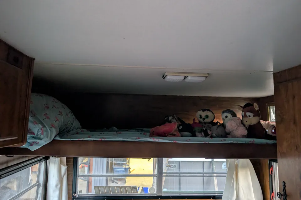 The Brady's Adventurer Manufacturing 20' Travel Trailer