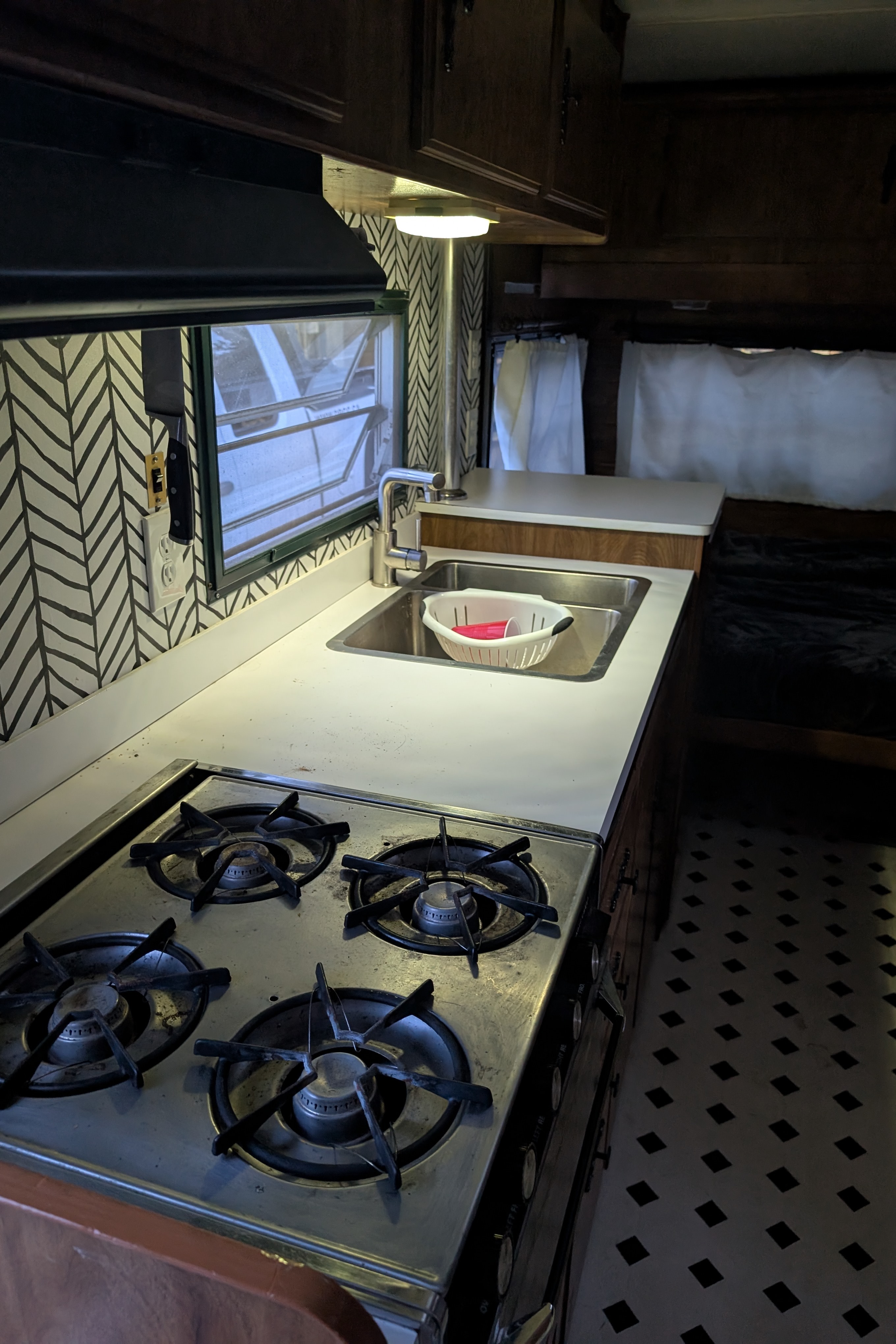 The Brady's Adventurer Manufacturing 20' Travel Trailer