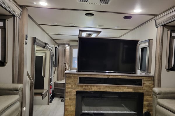 Duggan's Grand Design 346 fls Fifth Wheel