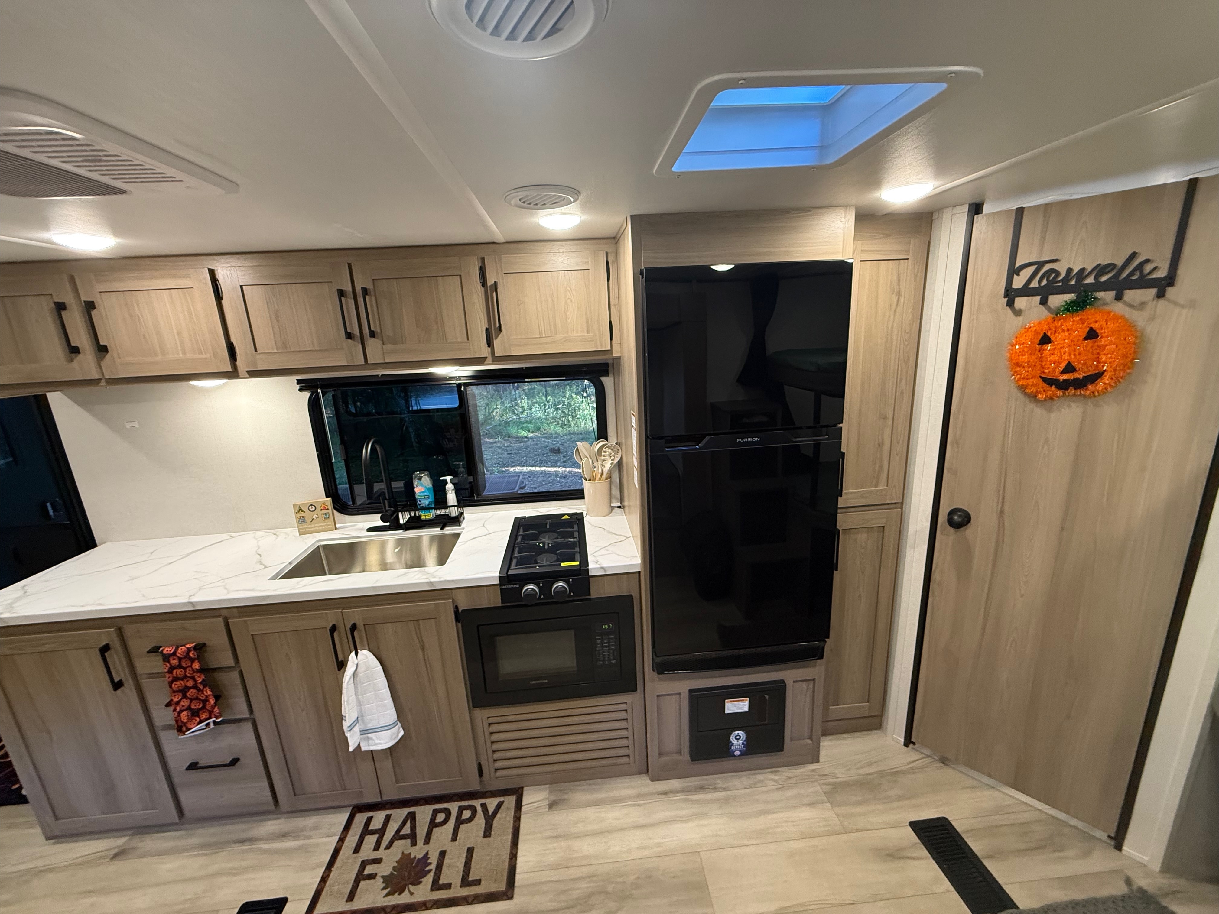 Carson's Keystone 26BX Travel Trailer
