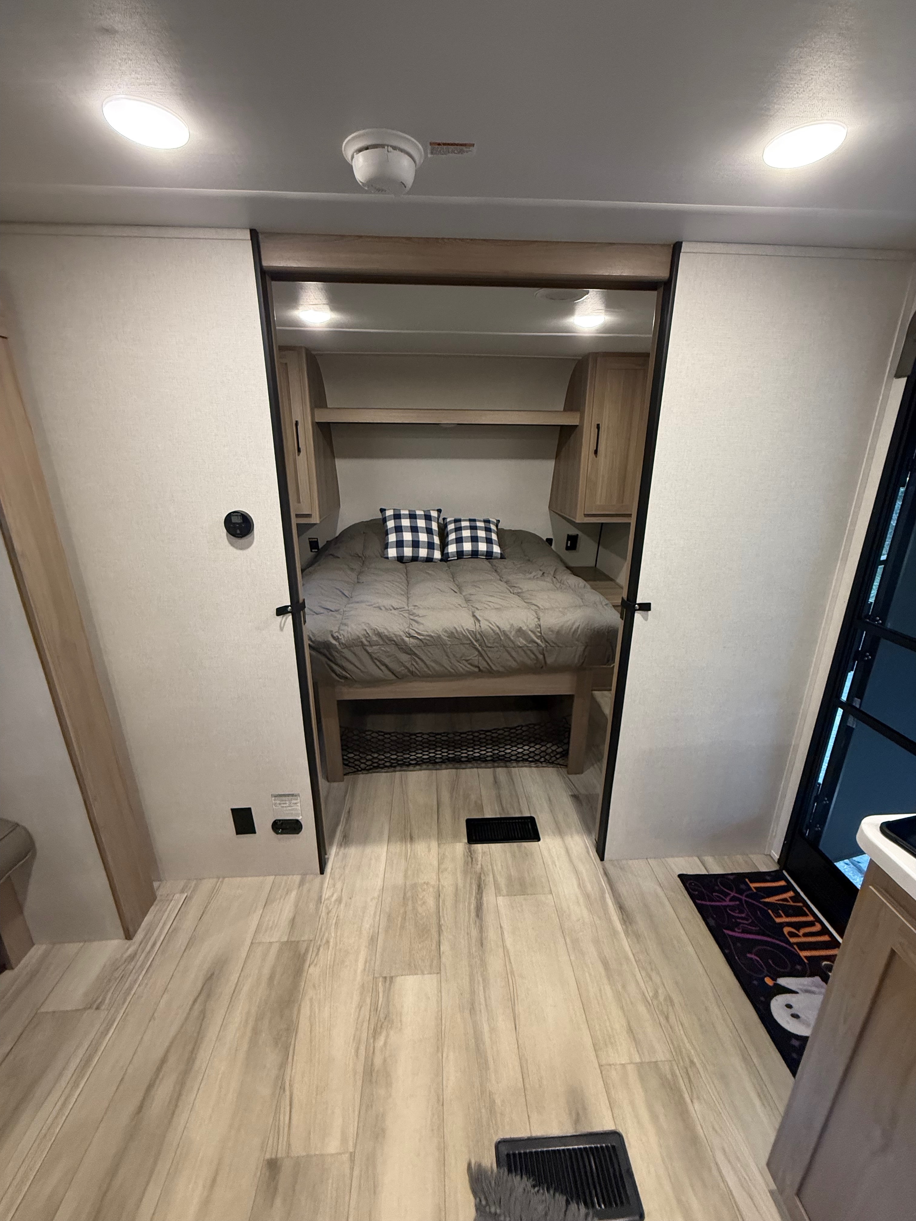 Carson's Keystone 26BX Travel Trailer