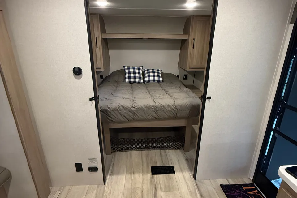Carson's Keystone 26BX Travel Trailer