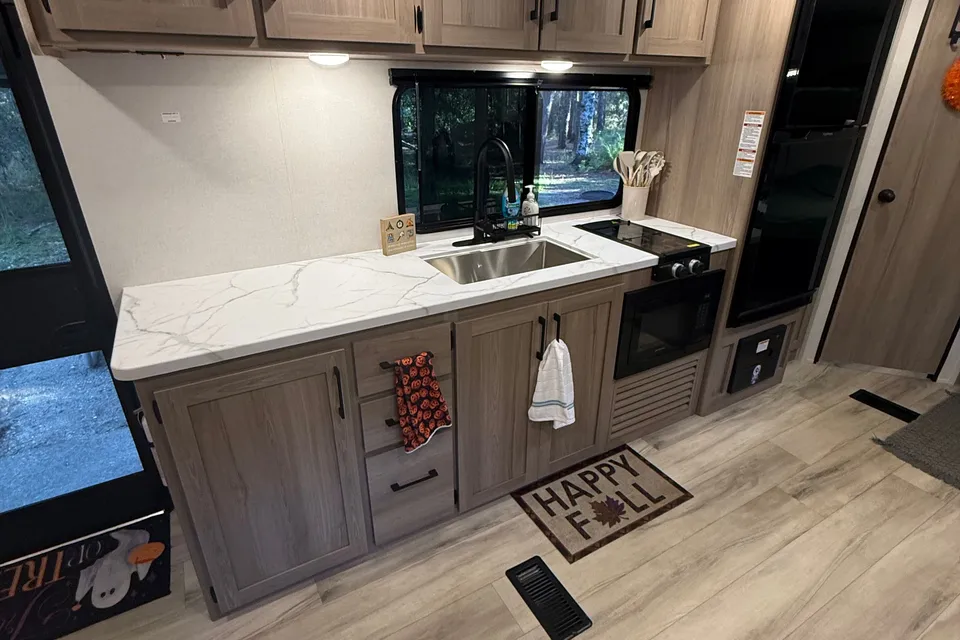 Carson's Keystone 26BX Travel Trailer