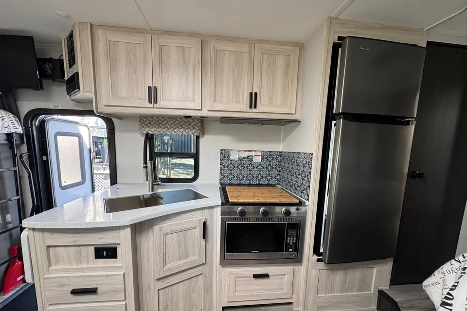 Woodies Adventurer Lp E450 Class C