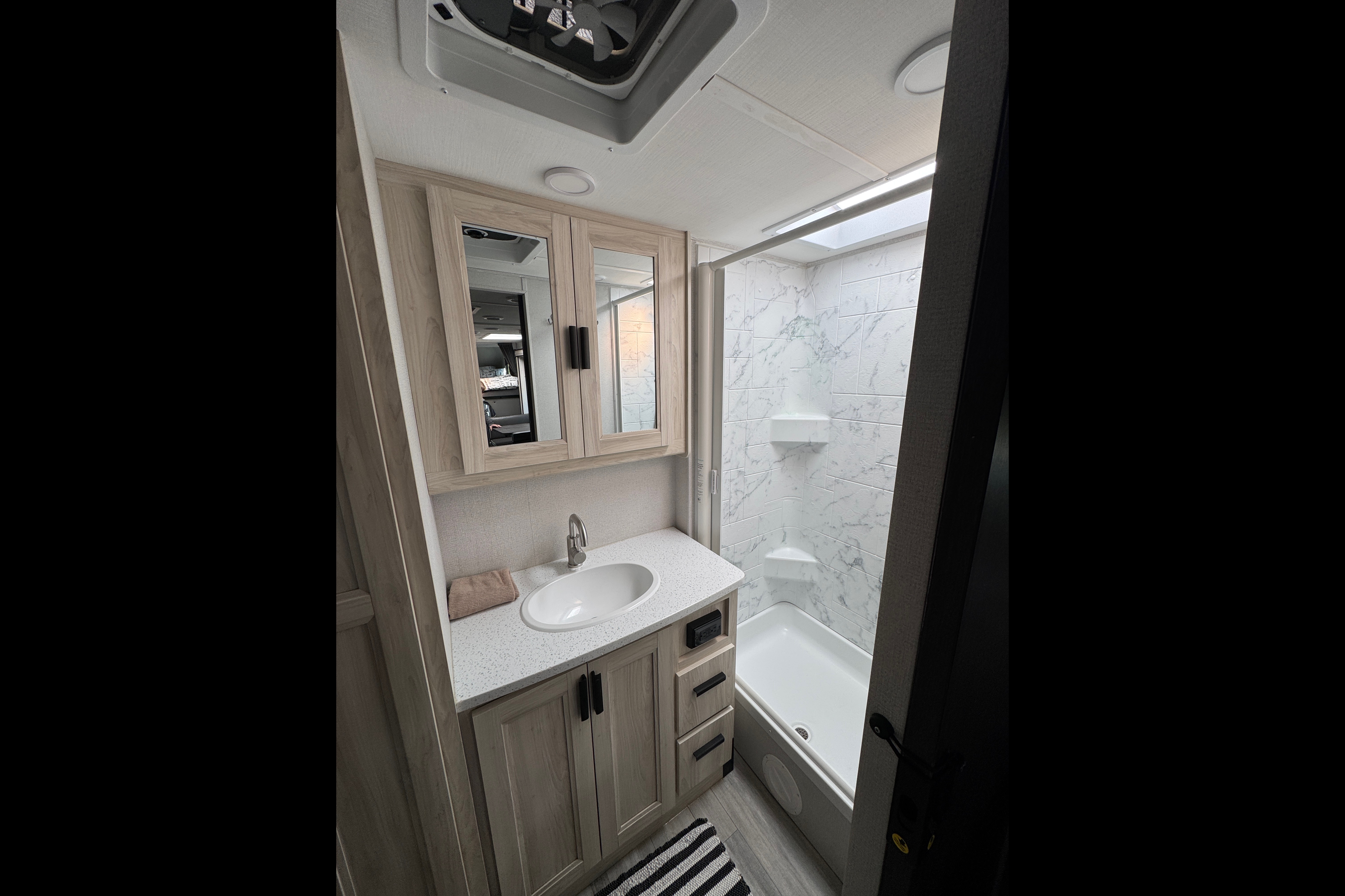 Woodies Adventurer Lp E450 Class C