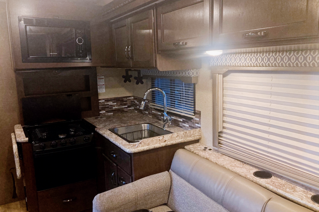 Amy's Thor Motor Coach Freedom Elite Class C