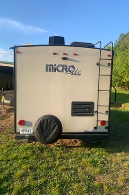 Glenn’s Forest River 21ft Travel Trailer