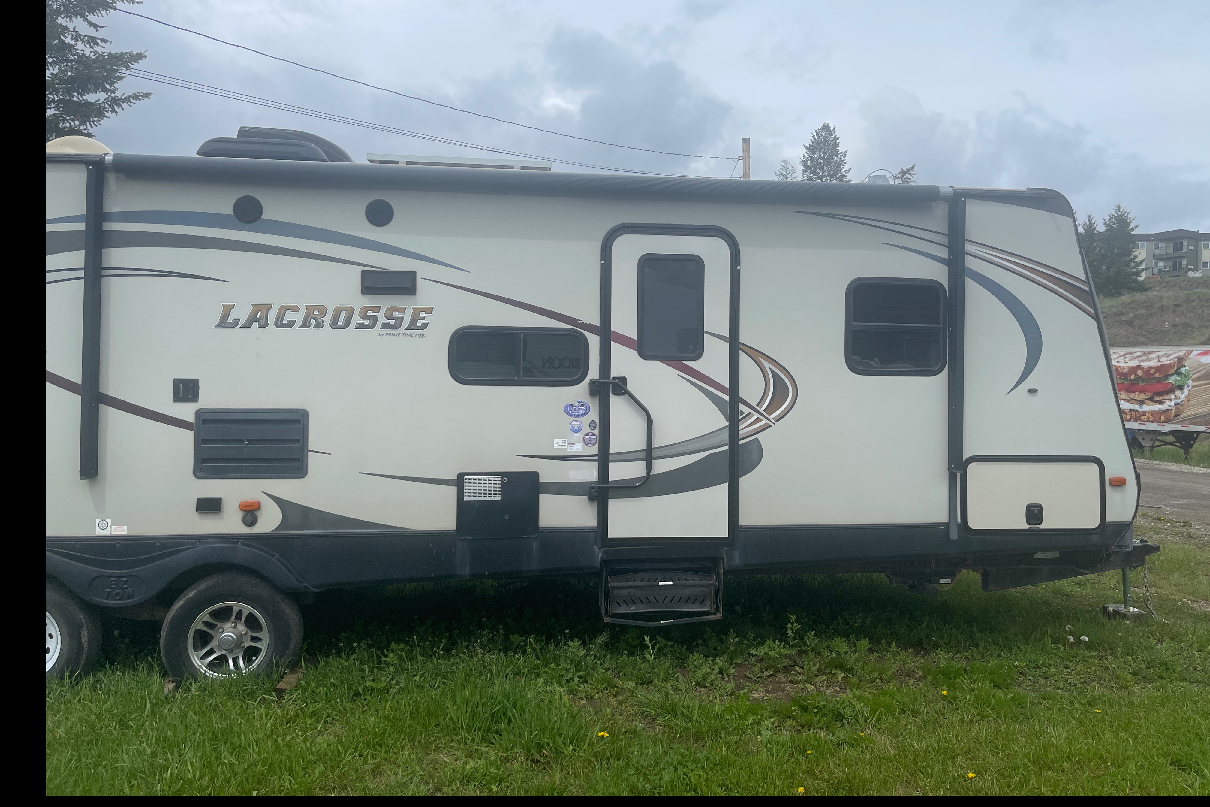 Brittany's Lacrosse Luxury Lite Travel Trailer