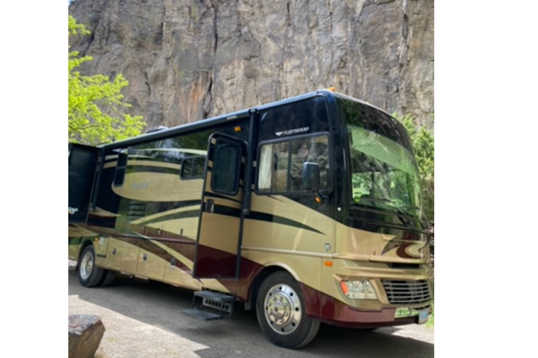 🚐 Hit the Road in Comfort – Your Adventure Starts Here! 🌄