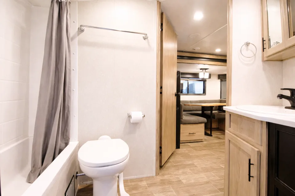 🤎 Alpha Churro 🤎 Sleeps 10 • Private Suite • Slide-Out • 2 Doors