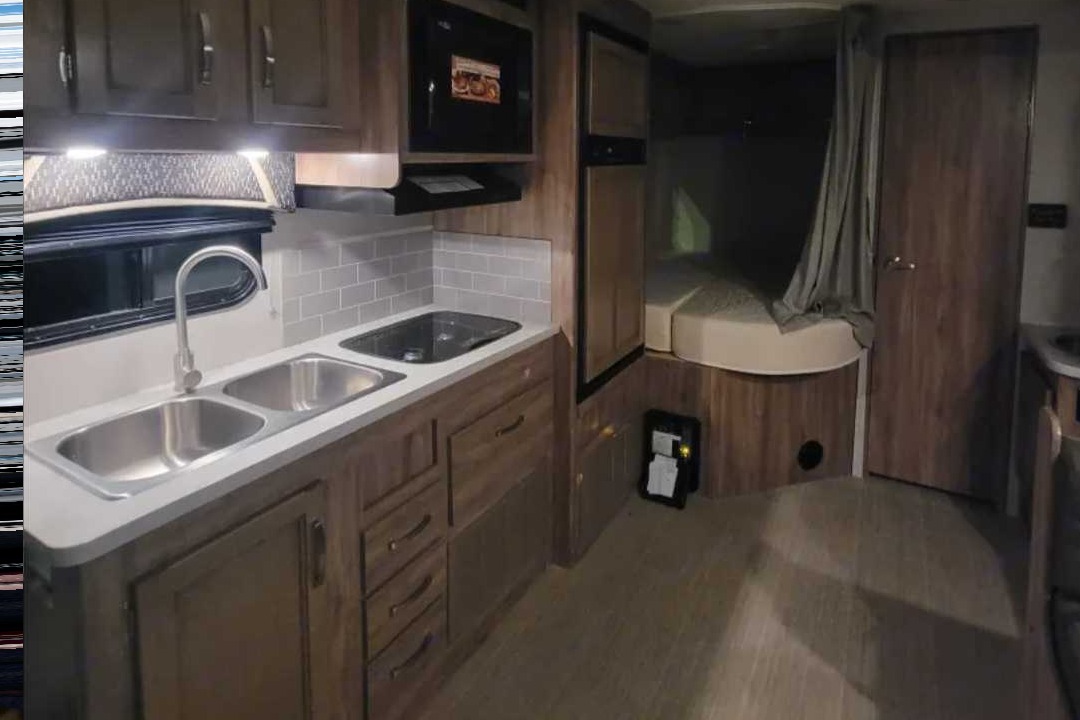 "The Vagabond" Jayco Redhawk Class C