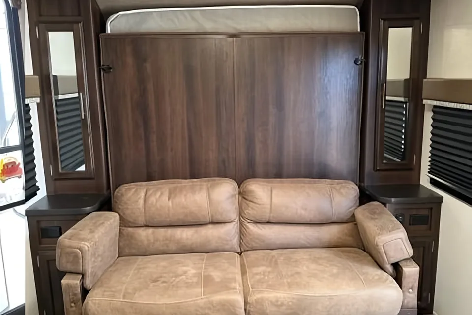 Neo's Jayco white hawk 24mbh Travel Trailer