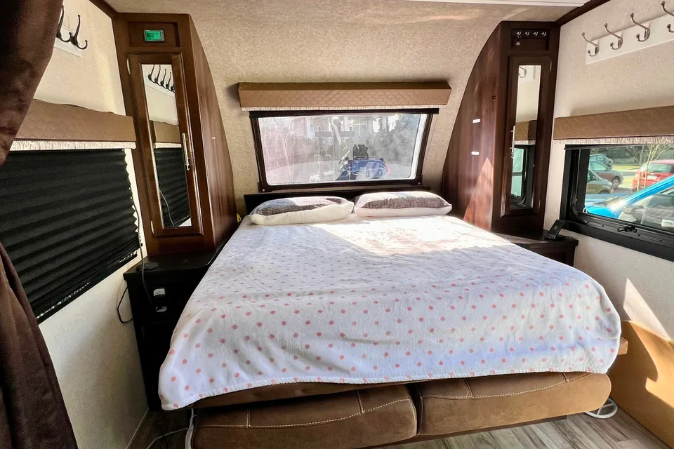 Neo's Jayco white hawk 24mbh Travel Trailer