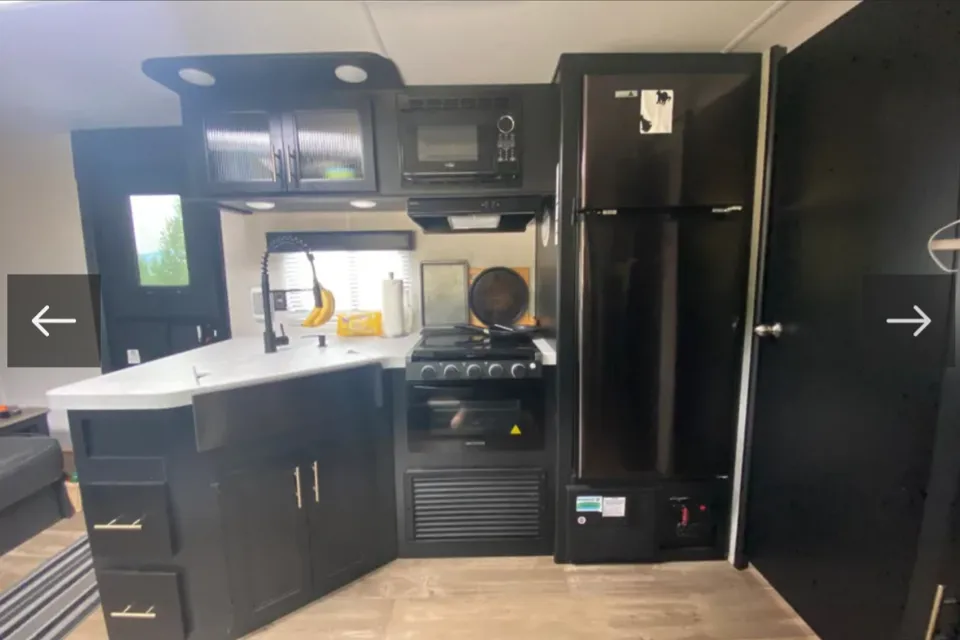 David's Grand River Grey Wolf Toy Hauler