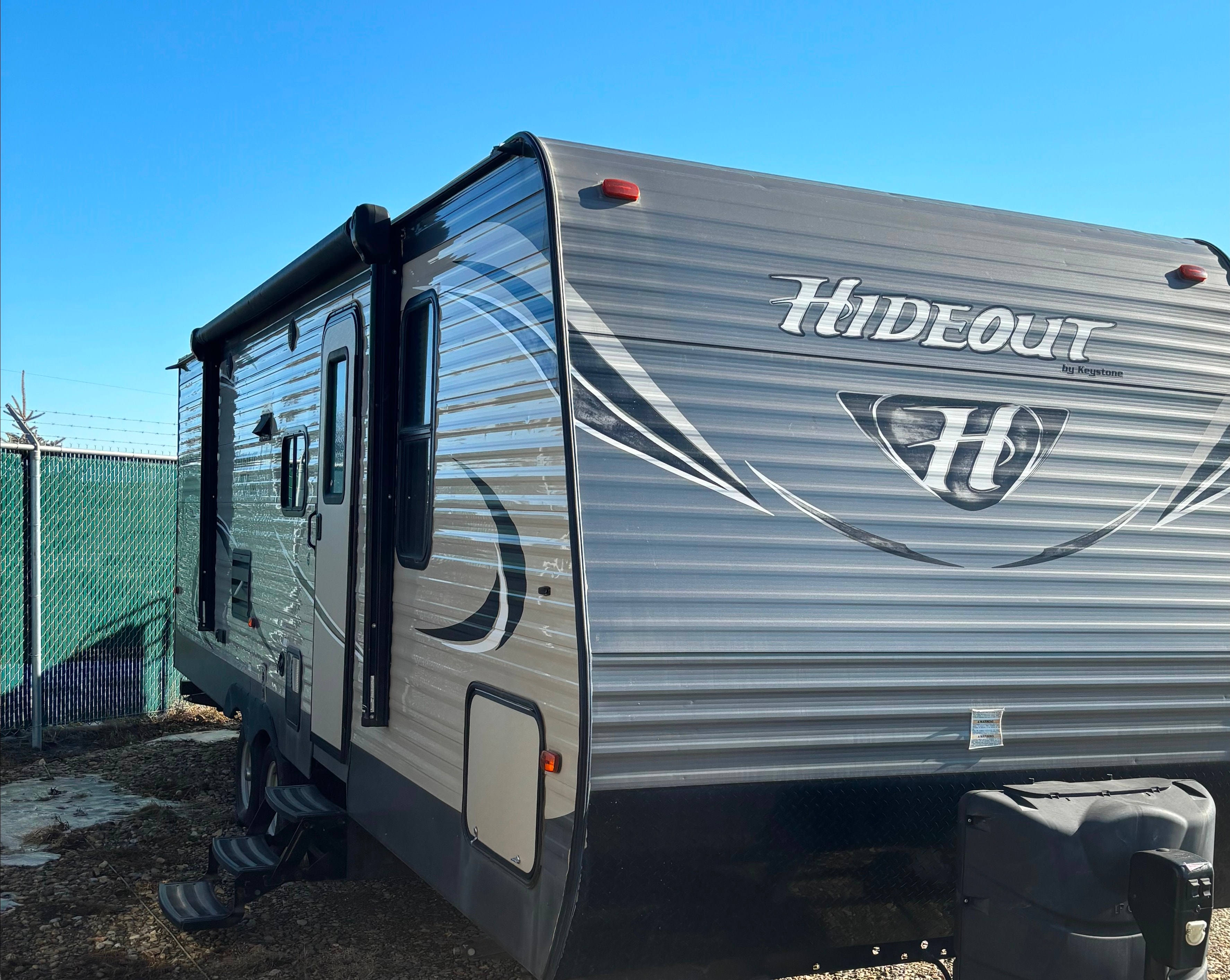 Family/pet Hideout Travel Trailer - everything included