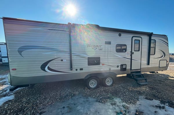 Family/pet Hideout Travel Trailer - everything included