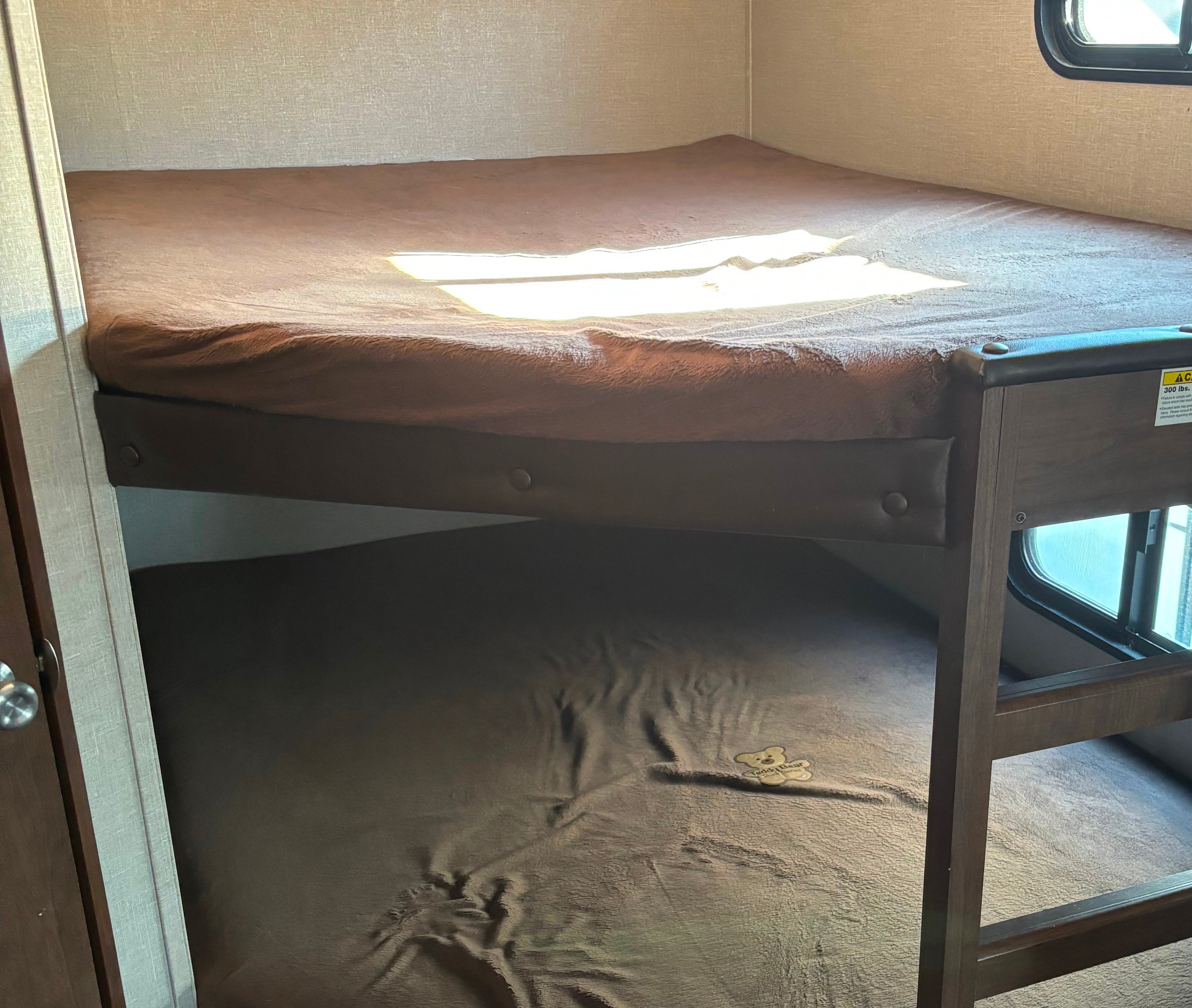 Family/pet Hideout Travel Trailer - everything included