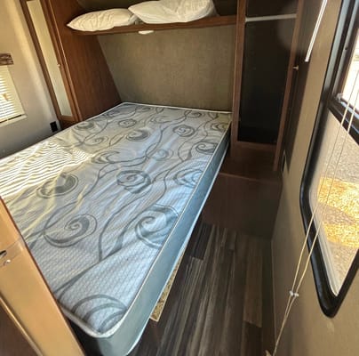 Family/pet Hideout Travel Trailer - everything included