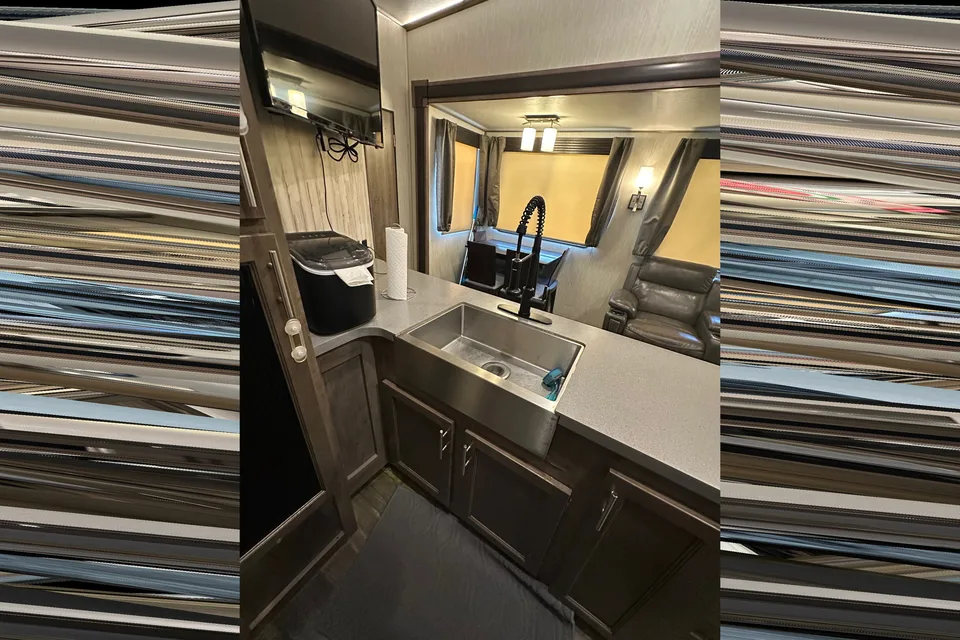 2019 Forest River Sabre 36FRP Fifth Wheel Sleeps 11!