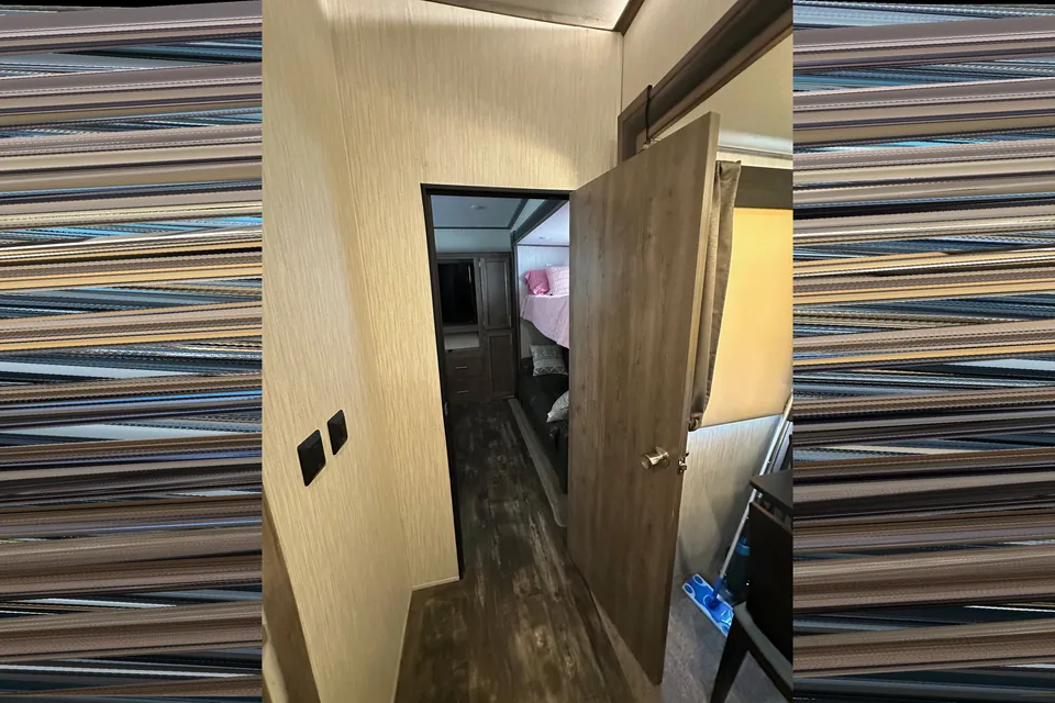 2019 Forest River Sabre 36FRP Fifth Wheel Sleeps 11!
