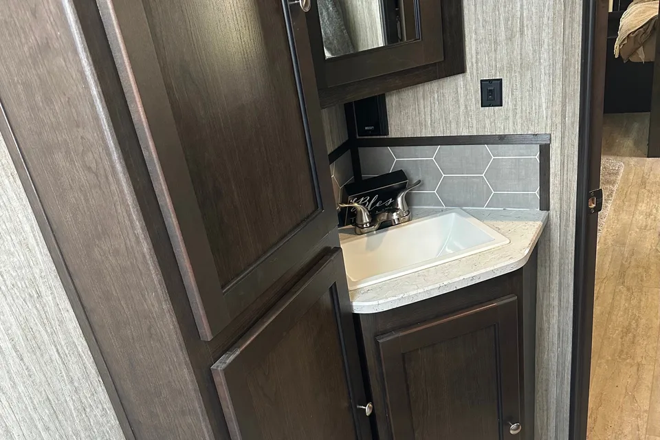 Jacob's Cruiser RV Shadow Cruiser 240BHS Travel Trailer