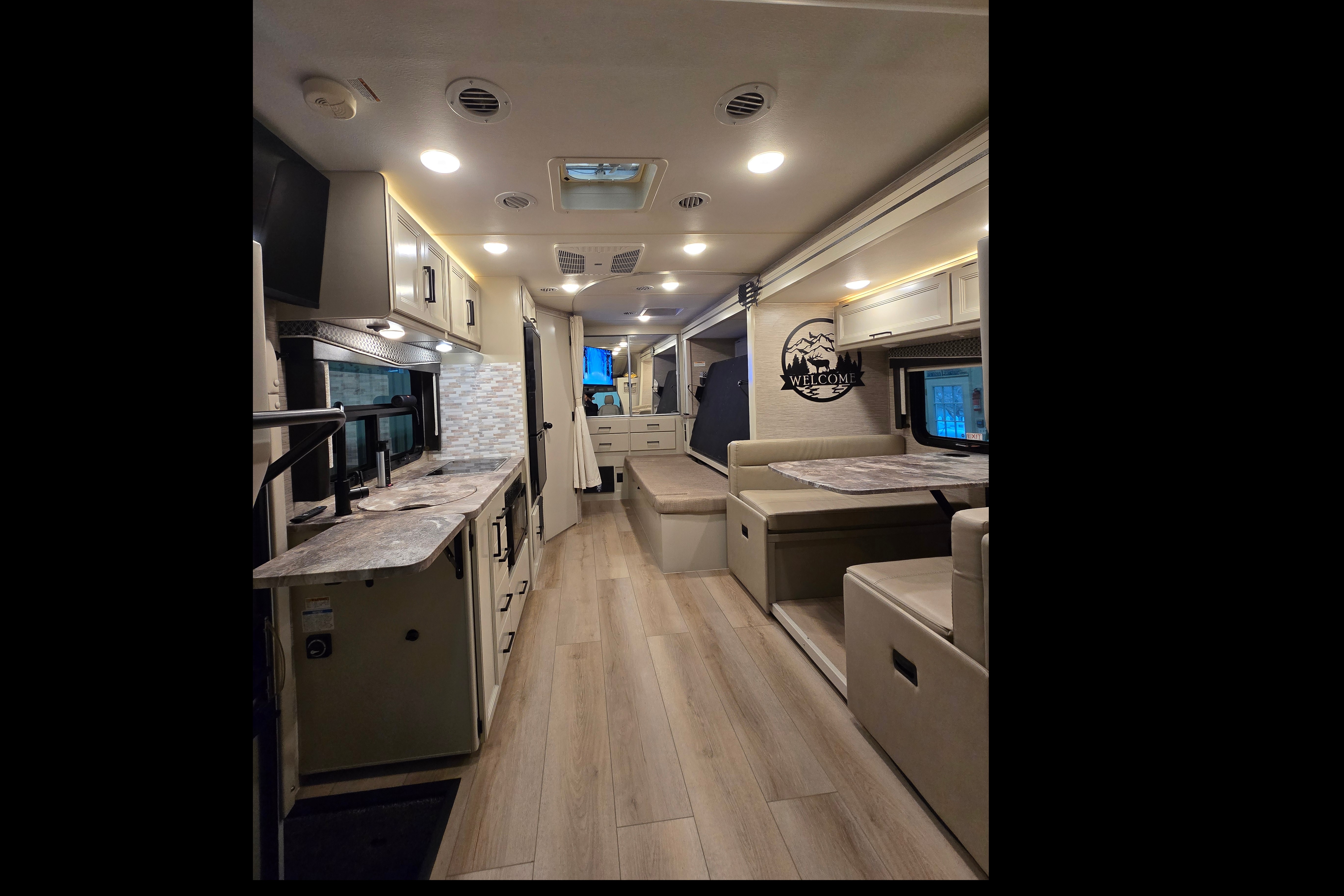 Jacob's Thor Motor Coach Gimini Class C