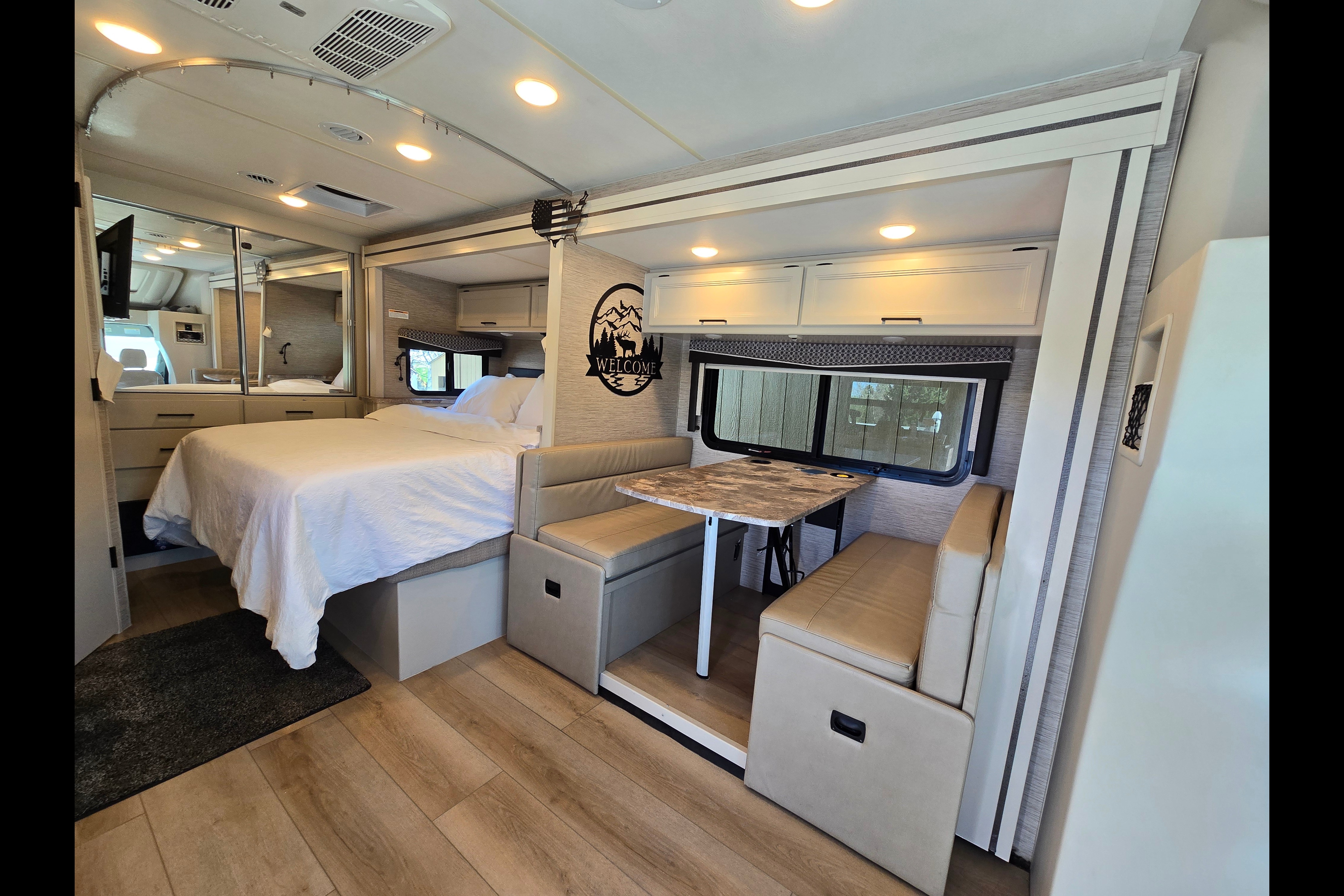 Jacob's Thor Motor Coach Gimini Class C