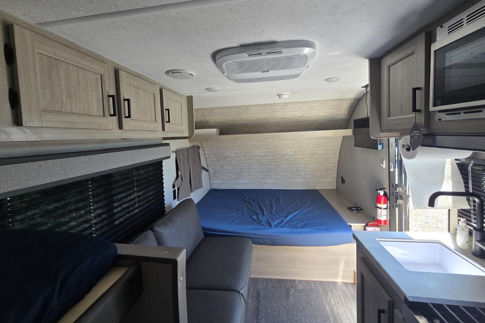 NEW 2025 Forest River Aurora 16BHX