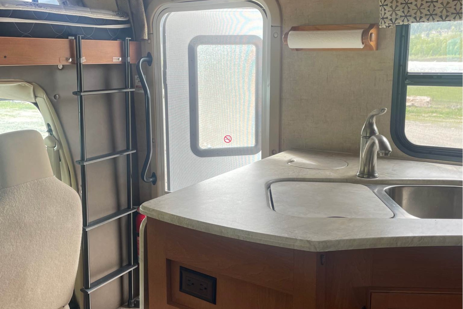 Noel's Shuswap Sunseeker 2500ts Class C