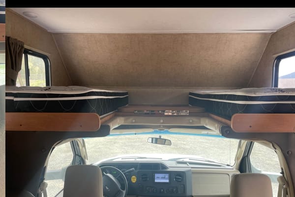 Noel's Shuswap Sunseeker 2500ts Class C