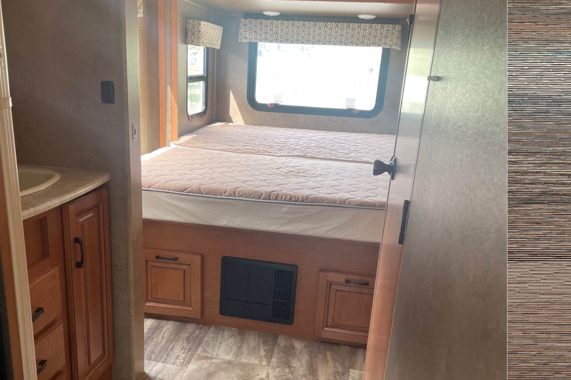 Noel's Shuswap Sunseeker 2500ts Class C