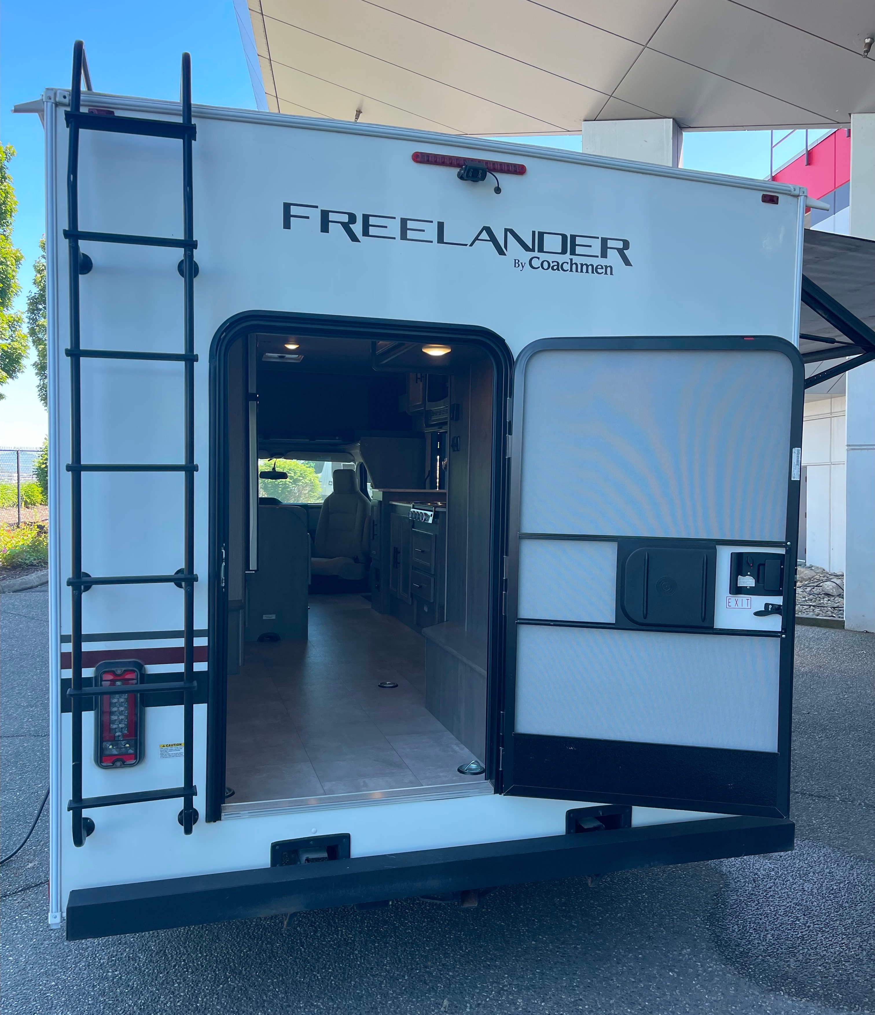 2023 Coachmen Freelander 22XG – Easy to Drive & Fully Equipped
