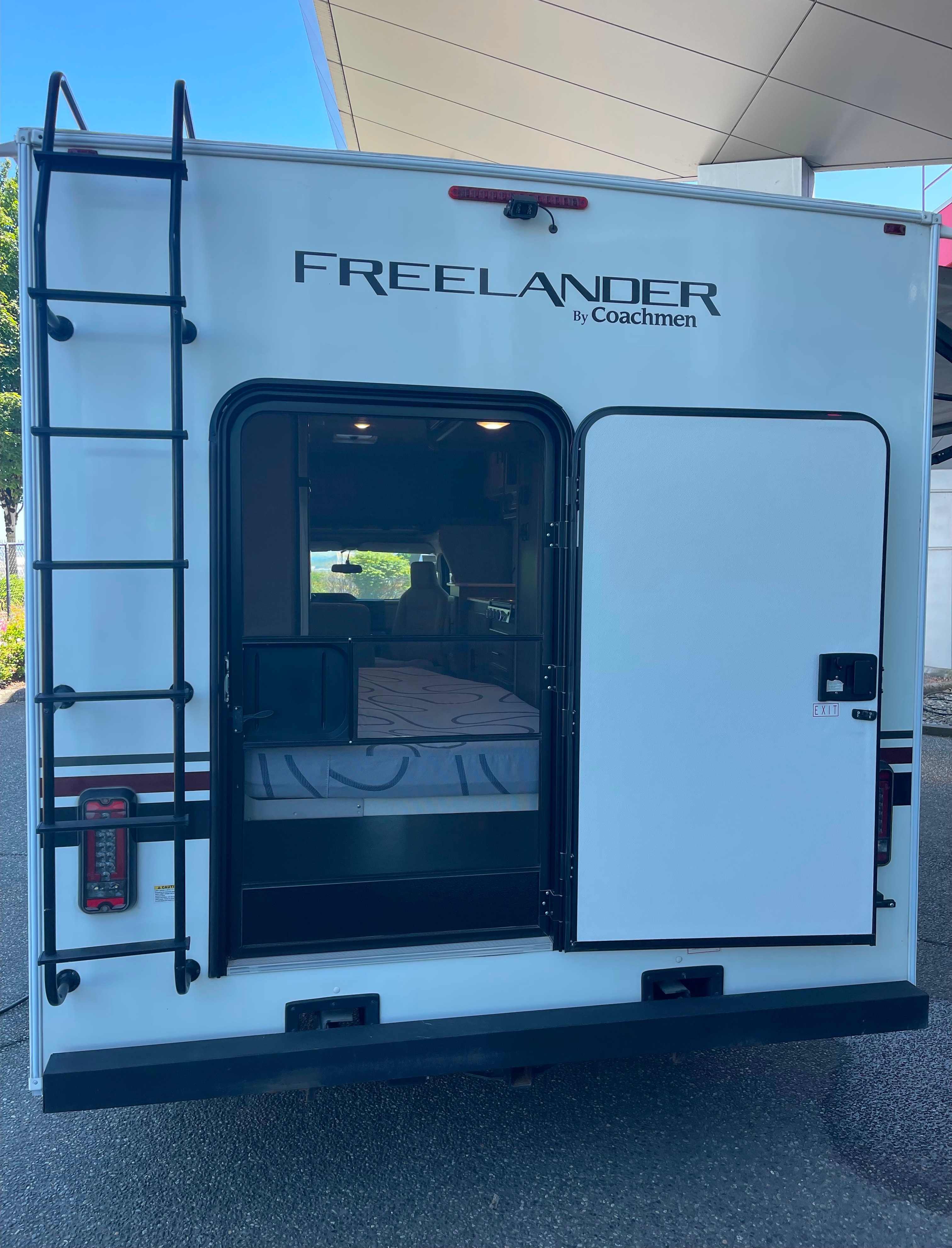 2023 Coachmen Freelander 22XG – Easy to Drive & Fully Equipped