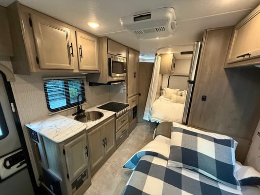 2023 Coachmen Freelander 22XG – Easy to Drive & Fully Equipped
