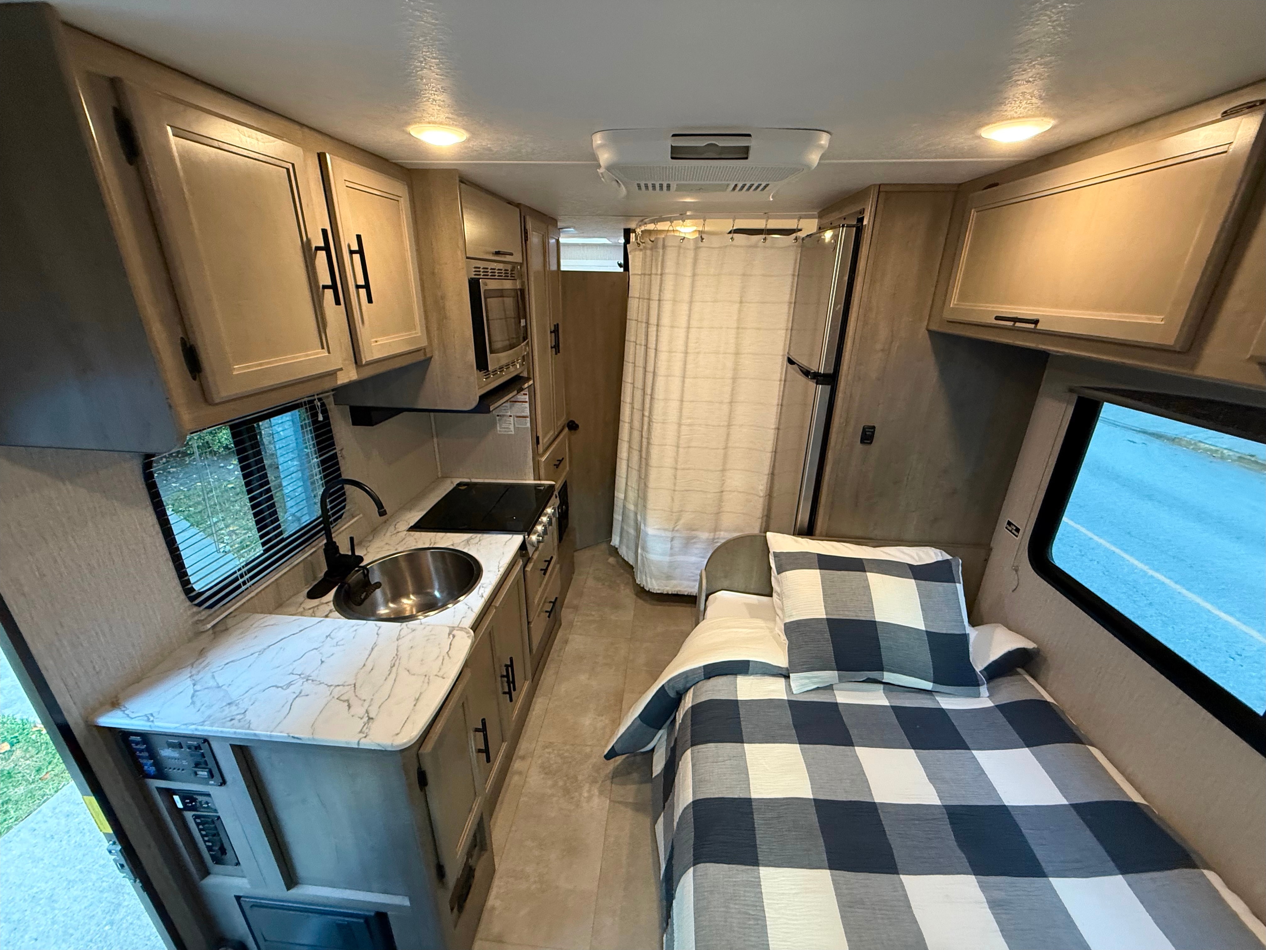 2023 Coachmen Freelander 22XG – Easy to Drive & Fully Equipped