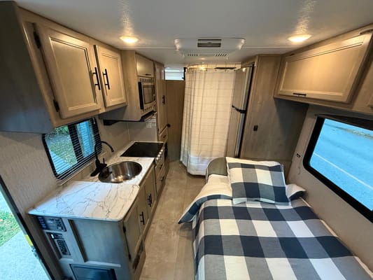 2023 Coachmen Freelander 22XG – Easy to Drive & Fully Equipped