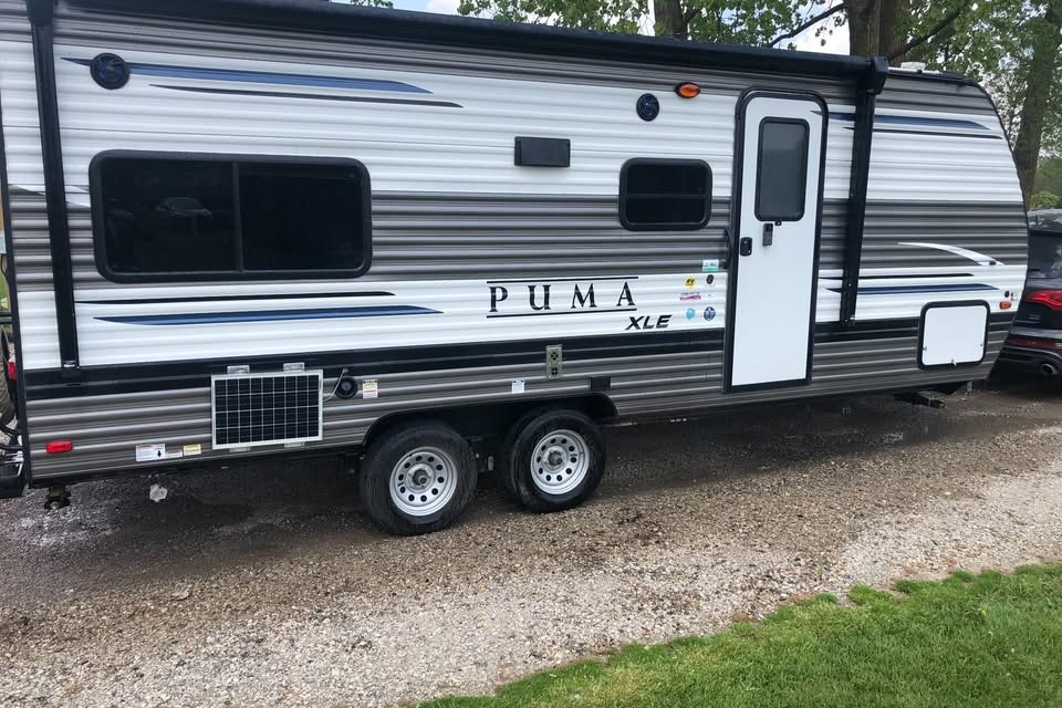 Palomino Puma XLE Lite 20RLC – Lightweight Travel Trailer (Sleeps 6)