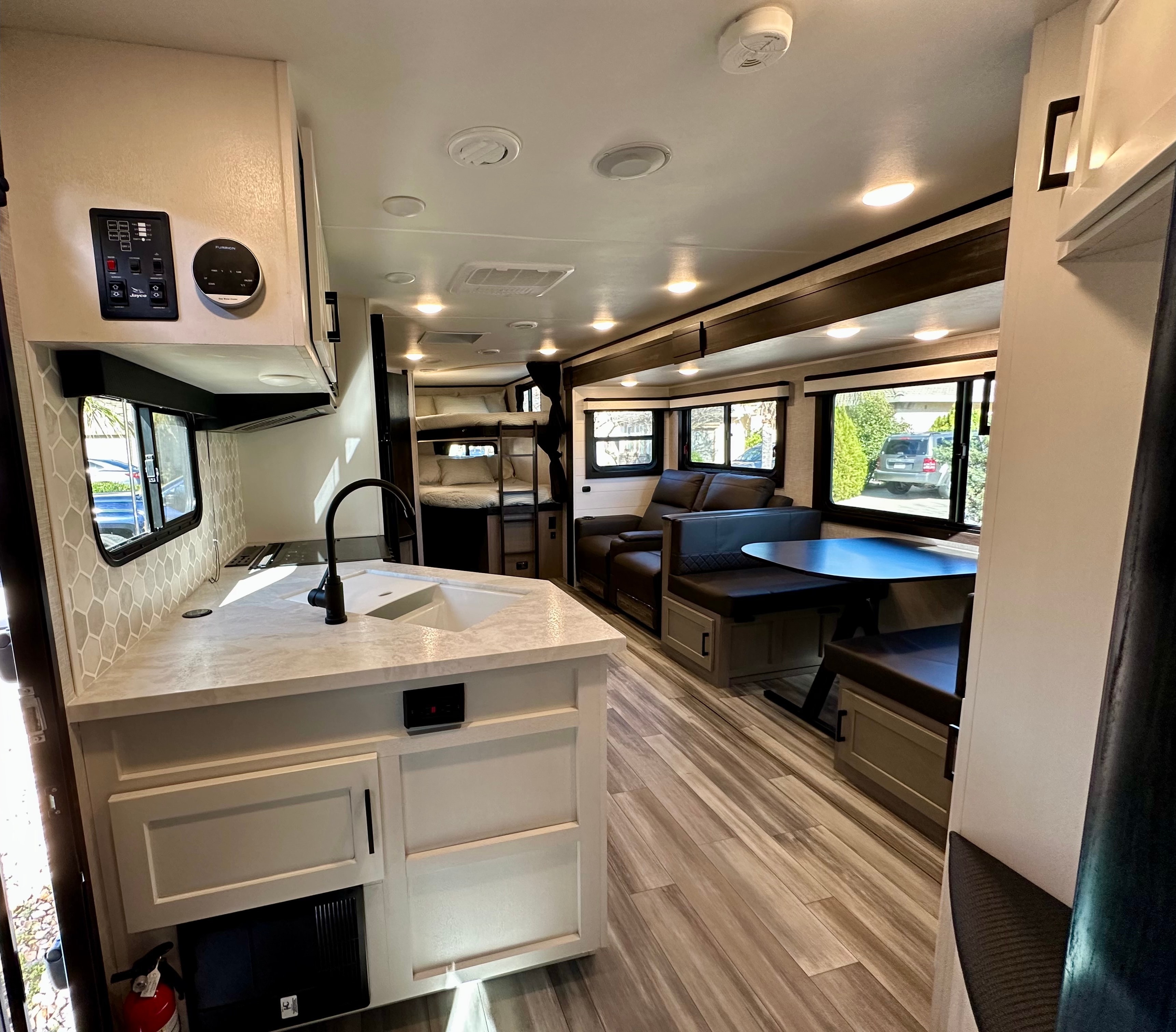Luxury 2024 Jayco Jayfeather - Fully Stocked