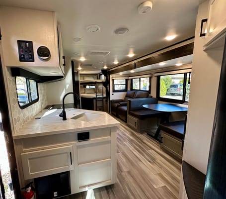 Luxury 2024 Jayco Jayfeather - Fully Stocked