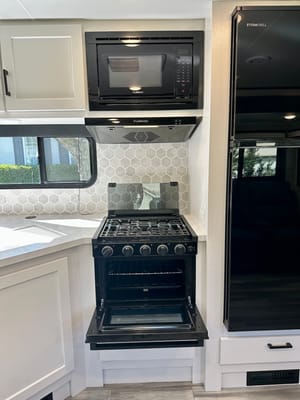 Luxury 2024 Jayco Jayfeather - Fully Stocked