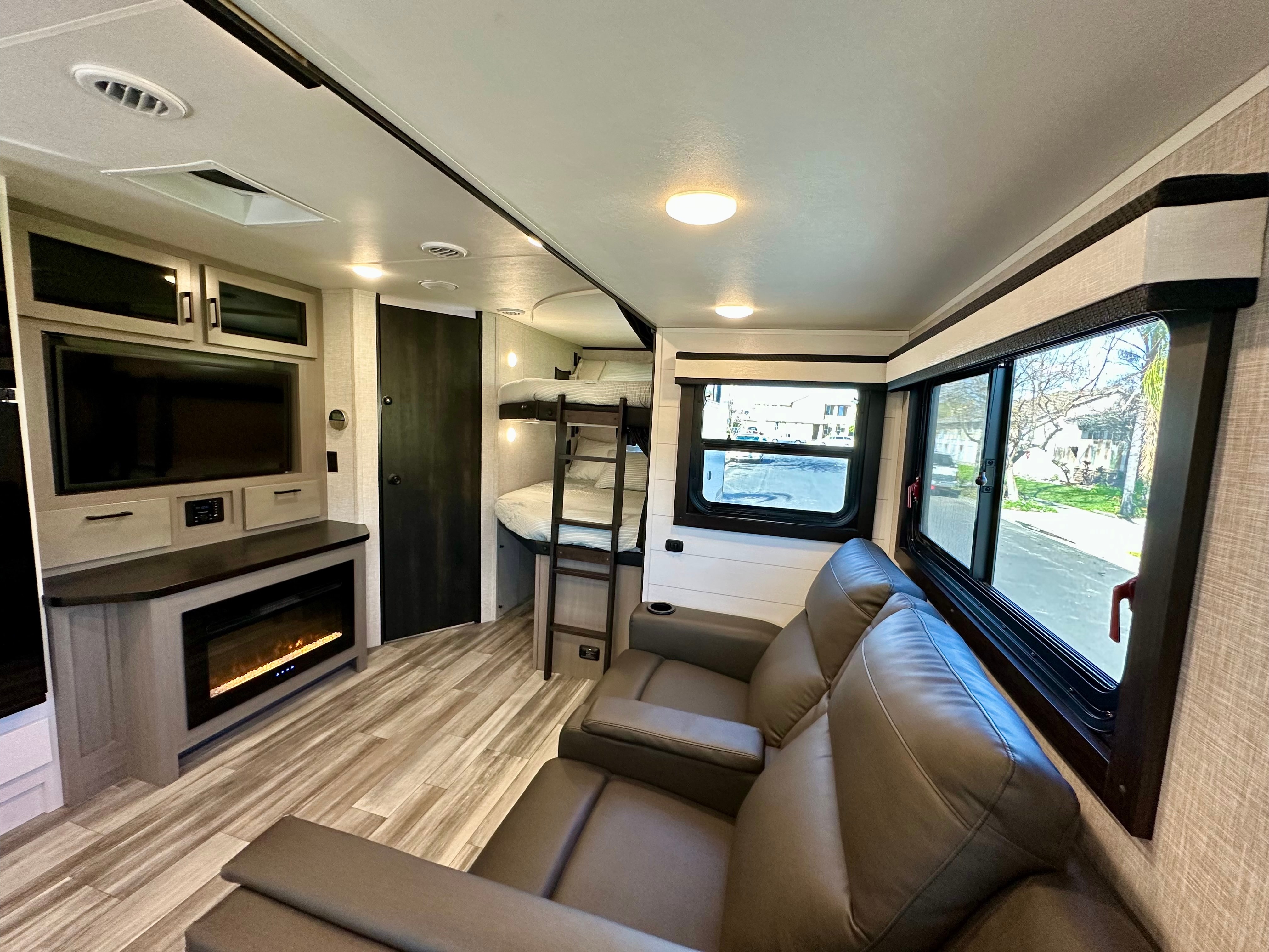 Luxury 2024 Jayco Jayfeather - Fully Stocked