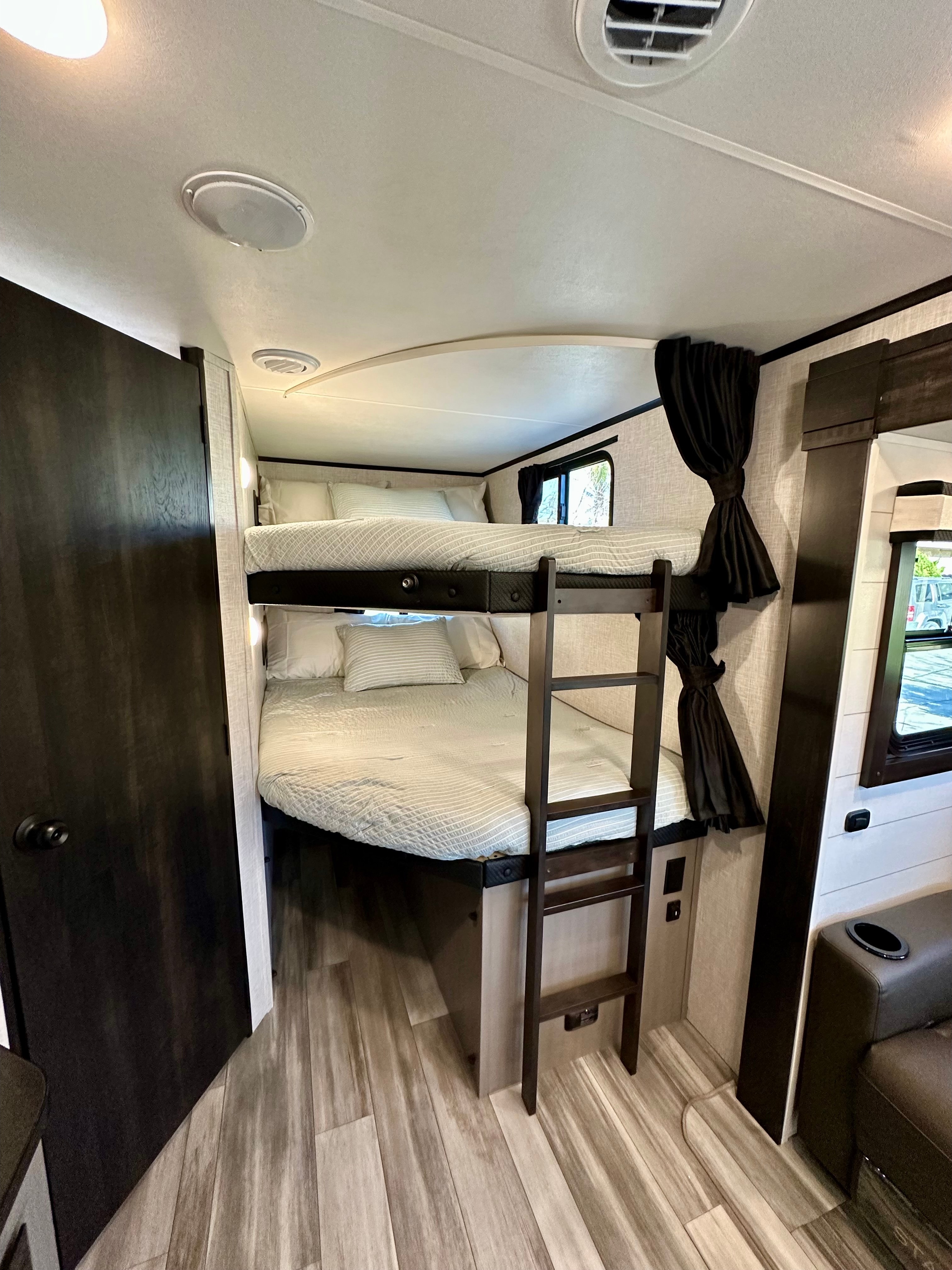 Luxury 2024 Jayco Jayfeather - Fully Stocked