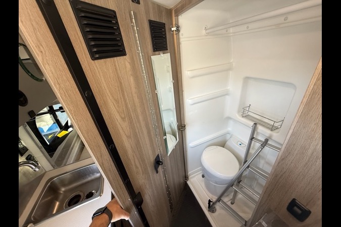 Jason's Winnebago 59P Class B