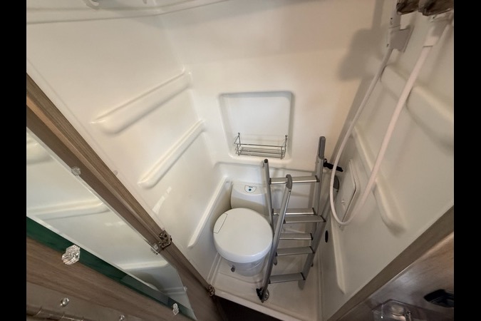 Jason's Winnebago 59P Class B