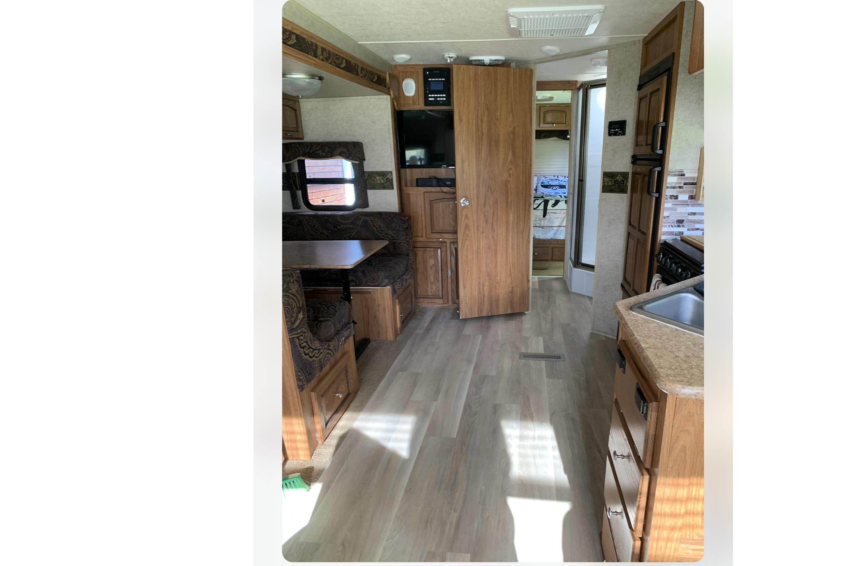 Robert's Forest River 2604 Travel Trailer